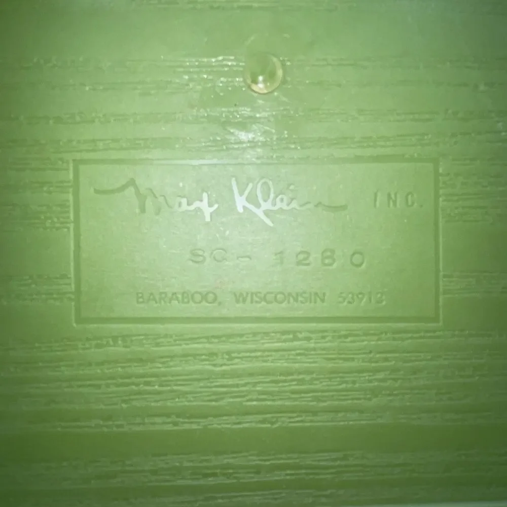 VINTAGE MAX KLEIN GREEN ORNATE‎ PLASTIC SEWING KEEPSAKE BOX